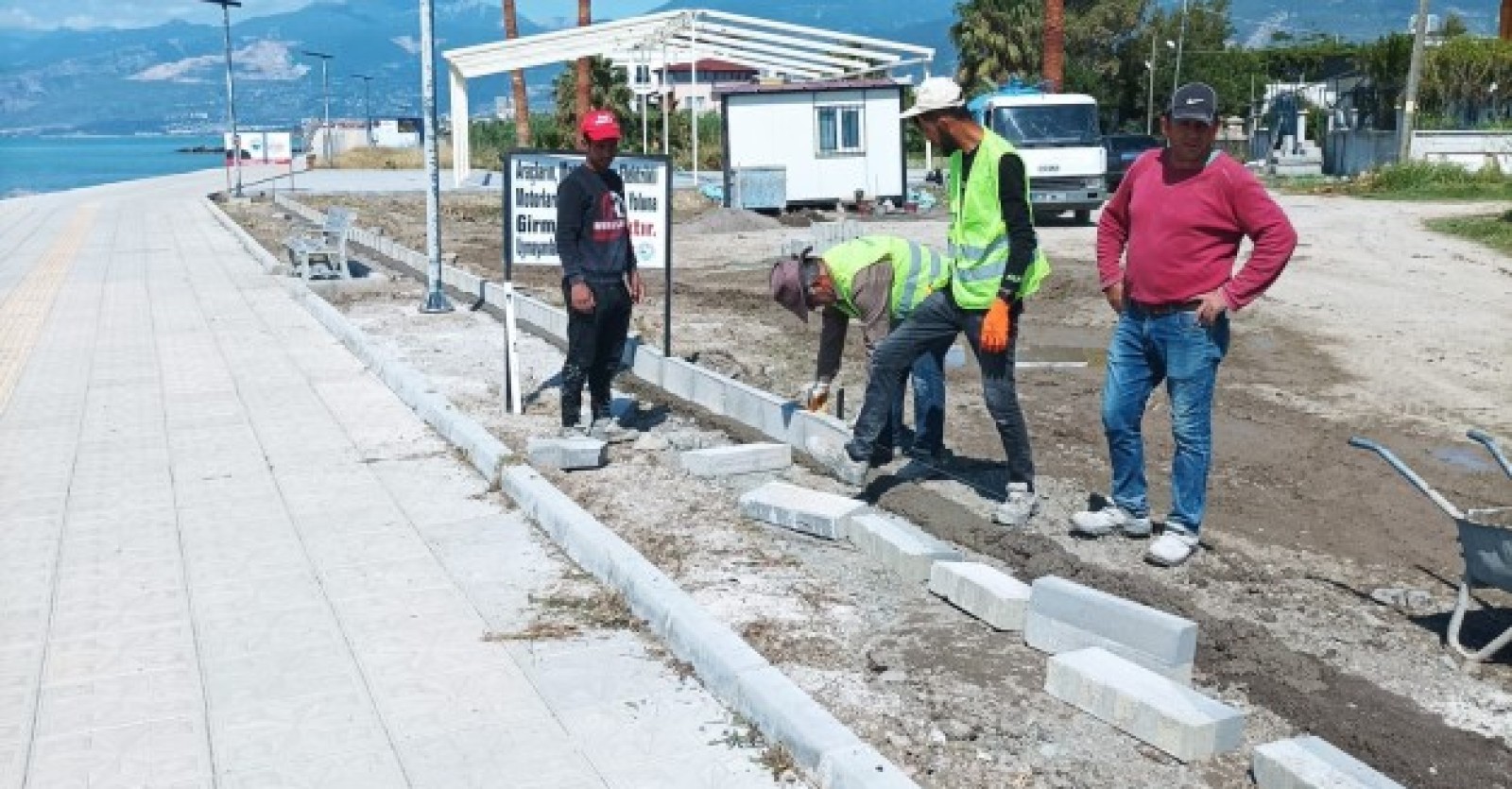 KARAAĞAÇ SAHİL YÜRÜYÜŞ YOLUNDA ÇALIŞMALAR DEVAM EDİYOR!